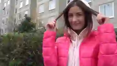 Пикапер предложил хуй и деньги молодой русской сучке перед сексом