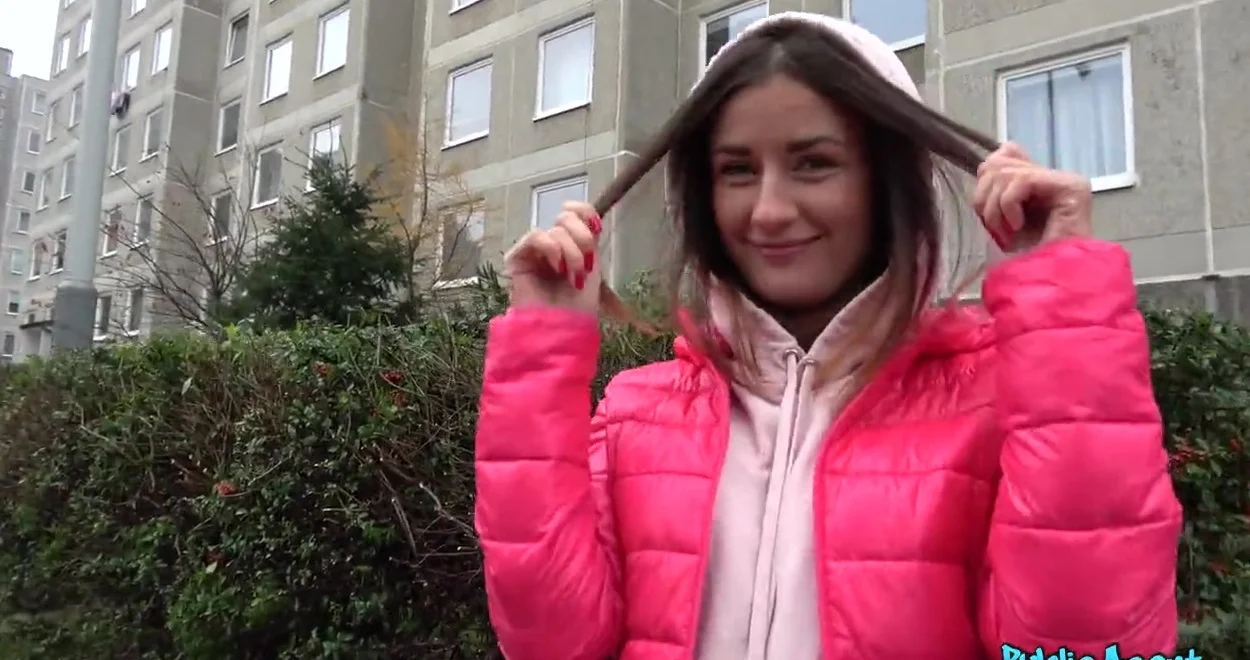 Русская студентка сделала минет и дала в киску однокурснику