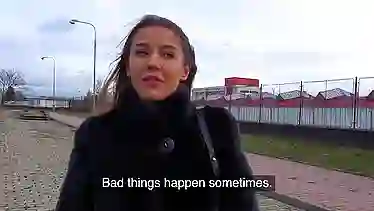 Украинка показала сиськи и ебалась