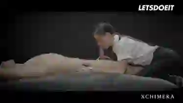 Секс видео шоу с красивой еблей горячей голой цыпочки и накаченным парнем