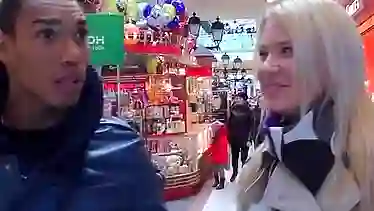 Эрик с другом сняли блондинку и выебли в туалете после ужина