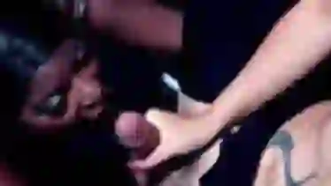Межрасовый групповой секс с бабами в латексе и одним мужиком